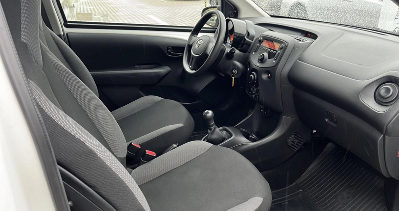 Toyota Aygo cena 33900 przebieg: 36792, rok produkcji 2016 z Polanica-Zdrój małe 211